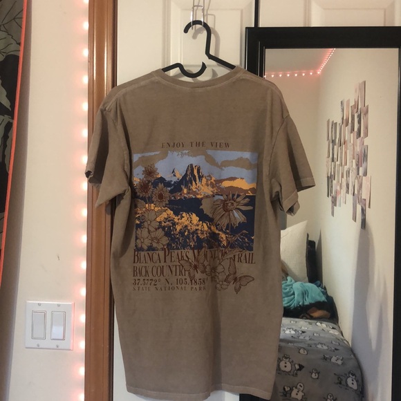 NWOT BDG ( Urban Outfitters) oversized graphic tee - Picture 3 of 4